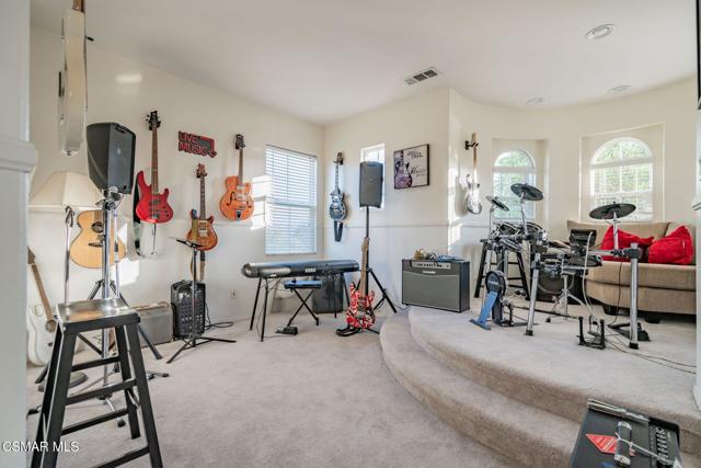 4260 Crabapple Court, Moorpark CA: https://media.crmls.org/mediaz/8fb2fce6-e60b-4491-abdb-577b6e57cd4c.jpg