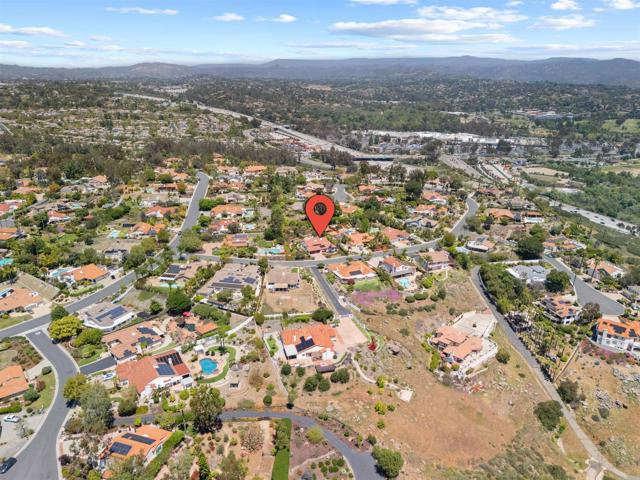 3565 Avenida Amorosa, Escondido CA: https://media.crmls.org/mediaz/8fb3a777-a470-4b7e-8b9a-0f3f1ed4c30d.jpg