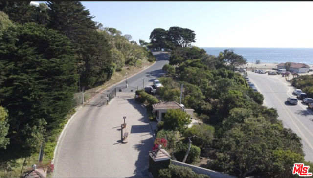 29700 Zuma Bay Way, Malibu CA: https://media.crmls.org/mediaz/8fb4775c-fc2e-43ed-b6bb-8a6a90c0a01d.jpg