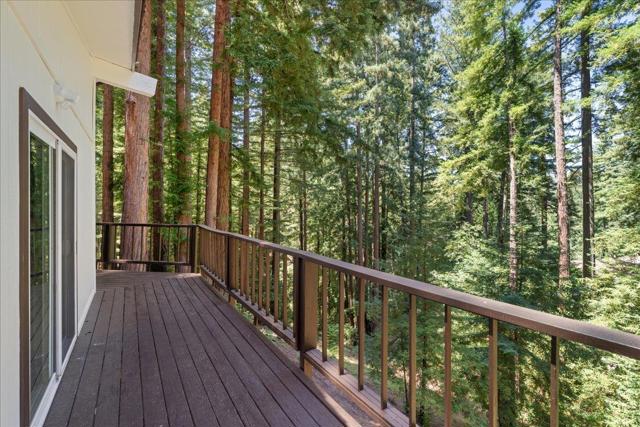 230 Burrell Court, Los Gatos CA: https://media.crmls.org/mediaz/8fb4be9b-09ca-4d9a-9e90-3e43a8d4ac6c.jpg