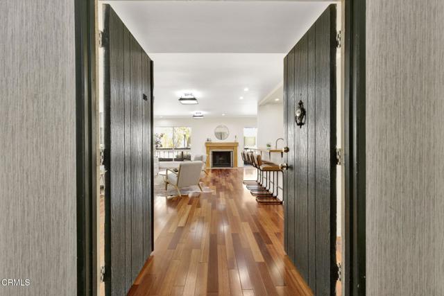 1127 E Del Mar Boulevard, Pasadena CA: https://media.crmls.org/mediaz/8fb4e852-d41b-4fc4-a113-646148e10353.jpg