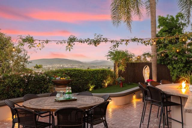 1842 Avenida Mimosa, Encinitas CA: https://media.crmls.org/mediaz/8fb62195-c4c3-4211-aff9-9d0a31a47b5b.jpg