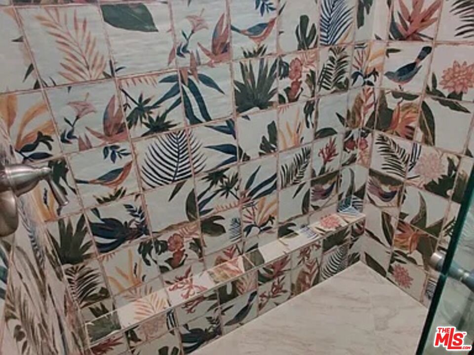 https://media.crmls.org/mediaz/8fb62e3d-6c57-40af-b63c-f70ce7c6689a.jpg?preset=X-Large
