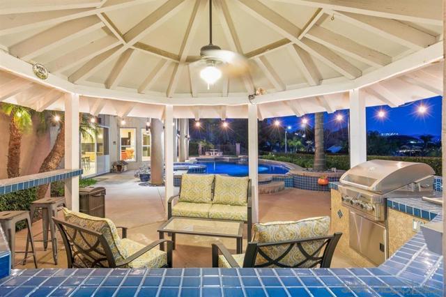 836 Camelot Pkwy, El Cajon CA: https://media.crmls.org/mediaz/8fb6e1a3-67a2-49cd-9496-f5087bbb96f2.jpg