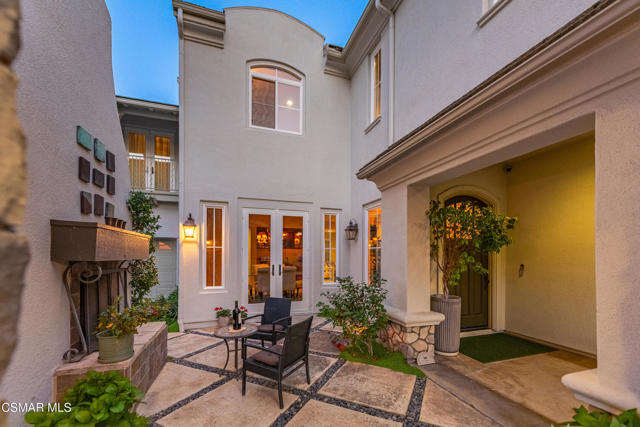 1008 N Country Club Drive, Simi Valley CA: https://media.crmls.org/mediaz/8fb73ad1-84b0-4a5b-9abb-be1ca84b8c57.jpg