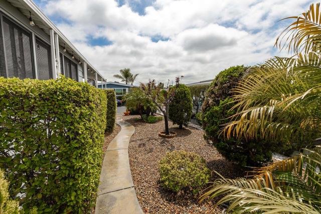 650 S Rancho Santa Fe Road, San Marcos CA: https://media.crmls.org/mediaz/8fb7490f-eac5-4a25-96a1-46588aabc639.jpg