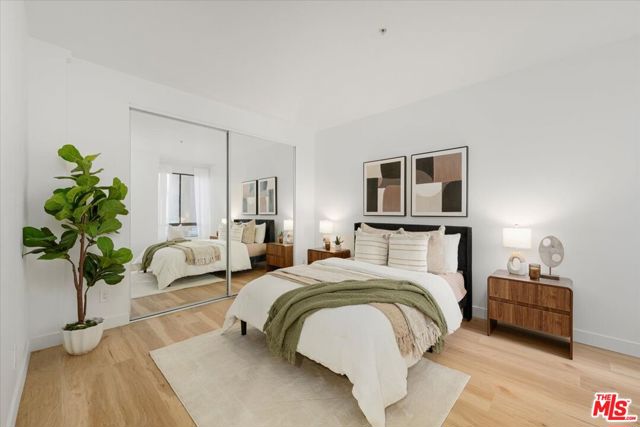 625 S Berendo Street, Los Angeles CA: https://media.crmls.org/mediaz/8fb807a7-8e4b-4b98-95fb-8b9ee1f63002.jpg
