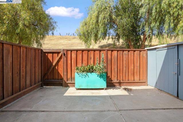 1048 Spring Valley Cmn, Livermore CA: https://media.crmls.org/mediaz/8fb9a301-de63-4c62-ac8e-3ddda818463e.jpg
