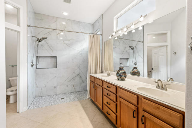 35193 Rosemont Drive, Palm Desert CA: https://media.crmls.org/mediaz/8fba1691-a497-45b9-a416-98ea4718af56.jpg