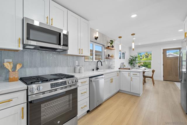 Image 3 of 16 For 3621 Collier Ave.