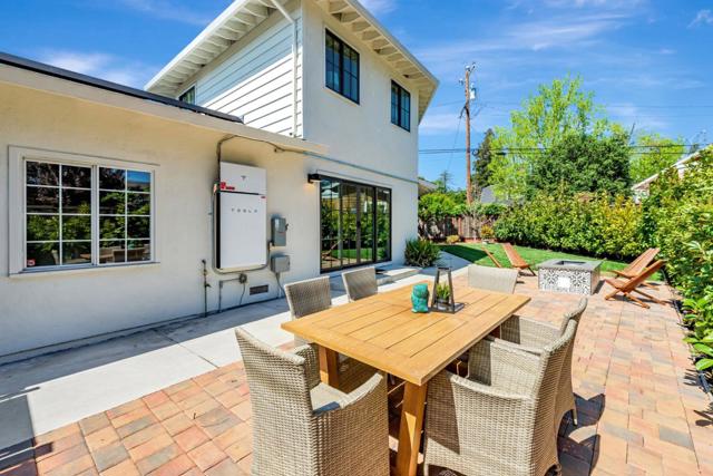 421 Ruby Street, Redwood City CA: https://media.crmls.org/mediaz/8fbb88c2-2677-4143-a363-148ee675213b.jpg