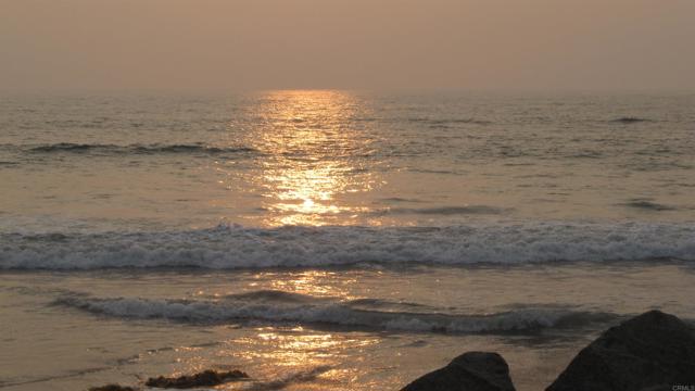 1111 Seacoast, Imperial Beach CA: https://media.crmls.org/mediaz/8fbbc188-13d9-4e4e-a485-b6f8a96f2355.jpg