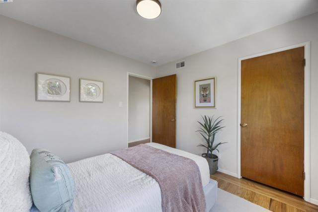1748 Wesley Ave, El Cerrito CA: https://media.crmls.org/mediaz/8fbbc8fc-c629-4e16-86ea-168ad4ff05ff.jpg