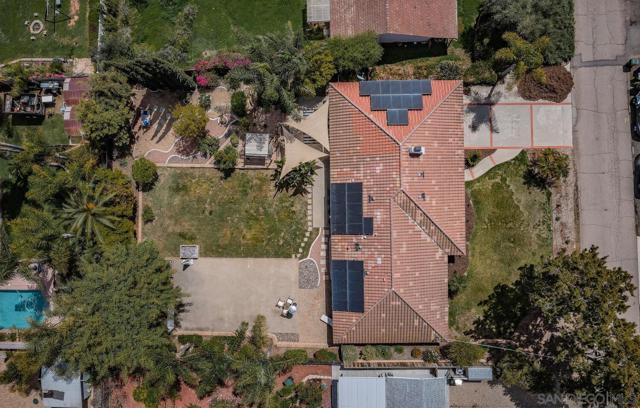 1654 Palomino Ln, Escondido CA: https://media.crmls.org/mediaz/8fbbed2f-2f1a-4fb6-8ac6-bbca1608c69b.jpg