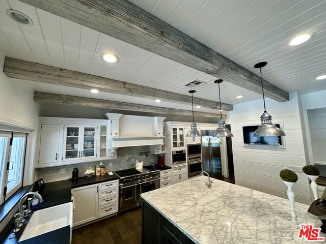 12722 Halkirk Street, Studio City CA: https://media.crmls.org/mediaz/8fbc6bce-ac72-4f38-a5dd-561d04ee5db4.jpg