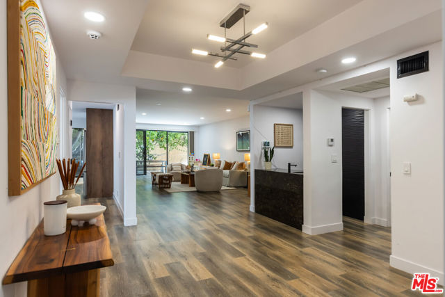 1210 N Kings Road, West Hollywood CA: https://media.crmls.org/mediaz/8fbcdc25-247e-4315-94db-2e5a0ed75d8e.jpg