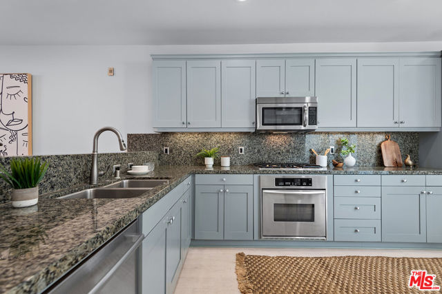 7301 Vista Del Mar, Playa del Rey CA: https://media.crmls.org/mediaz/8fbcf7bc-5c1e-4b61-a323-a153dc6f23f1.jpg