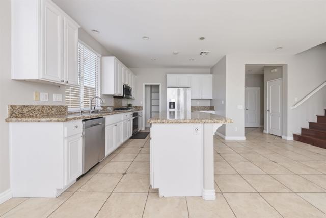 Detail Gallery Image 6 of 30 For 45808 Klamath Ct, Temecula,  CA 92592 - 3 Beds | 2/1 Baths