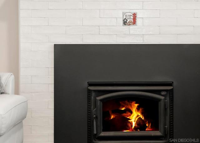 3676 Dwight St, San Diego CA: https://media.crmls.org/mediaz/8fbd9a06-e16c-431b-bfa2-16fd83450b4a.jpg