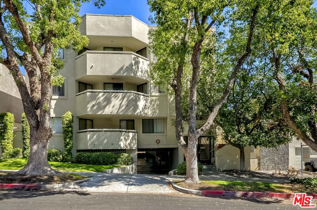 554 E San Jose Avenue #203