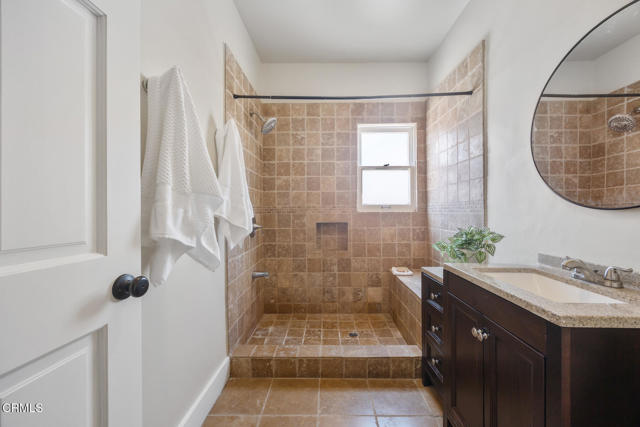 975 N Mentor Avenue, Pasadena CA: https://media.crmls.org/mediaz/8fbe4a8f-cfce-4727-9604-34901e400d0d.jpg