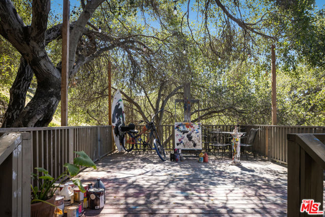 9732 Rotta Avenue, Sunland CA: https://media.crmls.org/mediaz/8fbe66e7-ba18-49cf-a347-c785a3db40d7.jpg