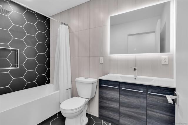 2702 Ridge View Dr, San Diego CA: https://media.crmls.org/mediaz/8fbf479d-639c-4a08-bf19-0145f6215afb.jpg
