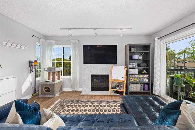 Detail Gallery Image 8 of 48 For 3580 Seahorn Cir, San Diego,  CA 92130 - 2 Beds | 2 Baths