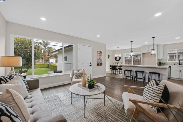 36517 Cherry St, Newark CA: https://media.crmls.org/mediaz/8fbf6d77-db59-4ad9-95d1-34ed92ca66d8.jpg