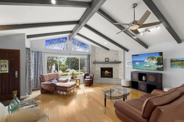 Detail Gallery Image 12 of 75 For 1402 Rimrock Dr, Escondido,  CA 92027 - 4 Beds | 3/1 Baths