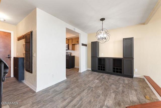 3306 Darby Street, Simi Valley CA: https://media.crmls.org/mediaz/8fbf90b5-81c2-4193-838c-4b4bc7190718.jpg