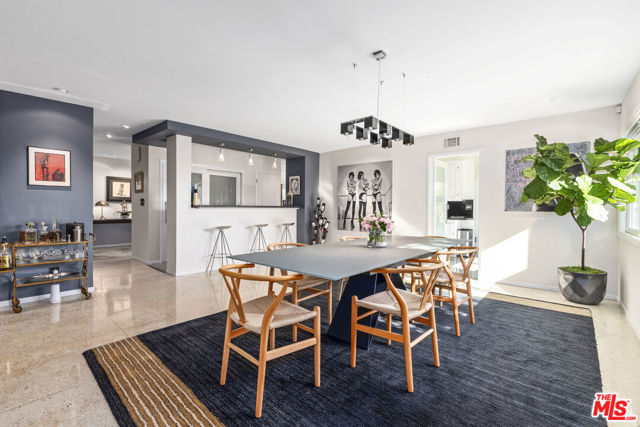 8670 Allenwood Road, Los Angeles CA: https://media.crmls.org/mediaz/8fbf96c6-ecfd-45b5-948b-3463825918f7.jpg