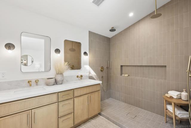 4543 Moraga Ave, San Diego CA: https://media.crmls.org/mediaz/8fbfaa13-157a-44ea-97b6-1cc6c0acfc71.jpg