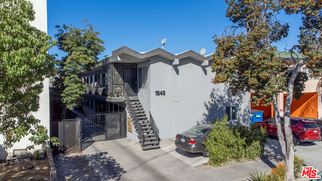 1649 S St Andrews Place, Los Angeles, CA 90019