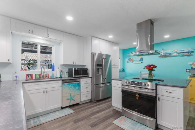 1212 H St, Ramona CA: https://media.crmls.org/mediaz/8fc01a89-6dd4-4235-8e74-f88b14474944.jpg