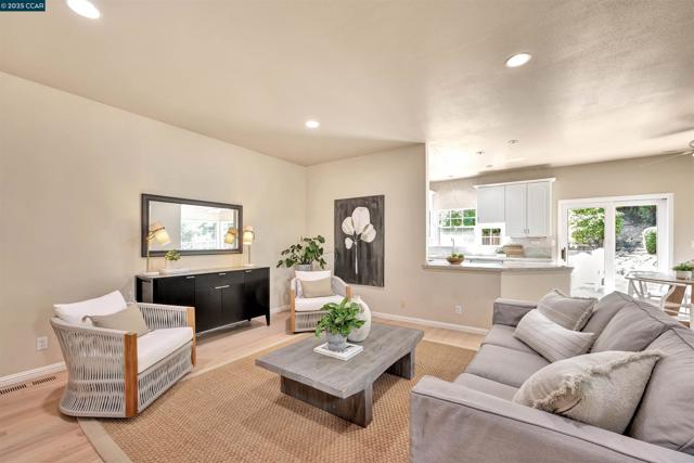 48 Sterling Way, Lafayette CA: https://media.crmls.org/mediaz/8fc19c2d-7b52-471f-b1c7-c768de854c73.jpg