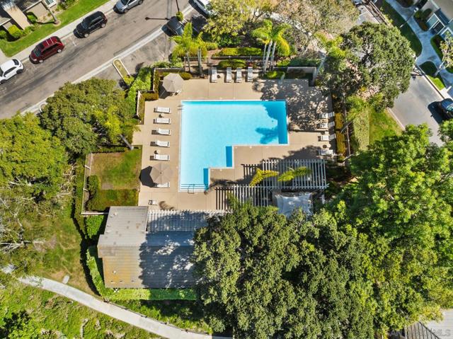 3731 Caminito Carmel Lndg, San Diego CA: https://media.crmls.org/mediaz/8fc1ad46-be69-4d32-9d4b-9a2eeb7aac3a.jpg