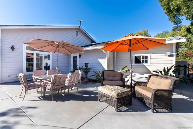 3121 Alta Verde, Fallbrook CA: https://media.crmls.org/mediaz/8fc21847-725a-4d8e-9c49-7328d8227dc2.jpg