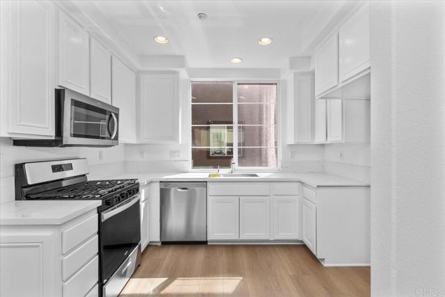 Detail Gallery Image 13 of 47 For 676 Kellogg St, San Marcos,  CA 92078 - 3 Beds | 3 Baths