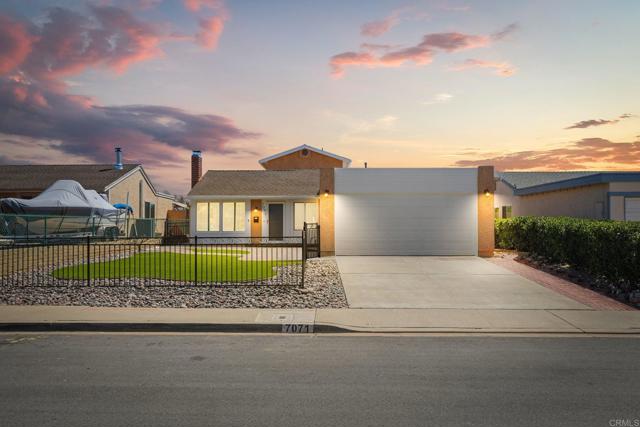 Detail Gallery Image 2 of 43 For 7071 Barker Way, San Diego,  CA 92119 - 4 Beds | 3 Baths