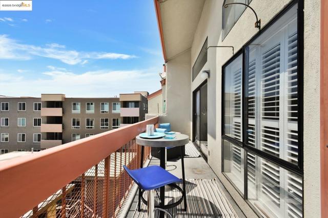 245 Perkins ST, Oakland CA: https://media.crmls.org/mediaz/8fc37f99-e872-4cde-8b70-e847df26dbae.jpg