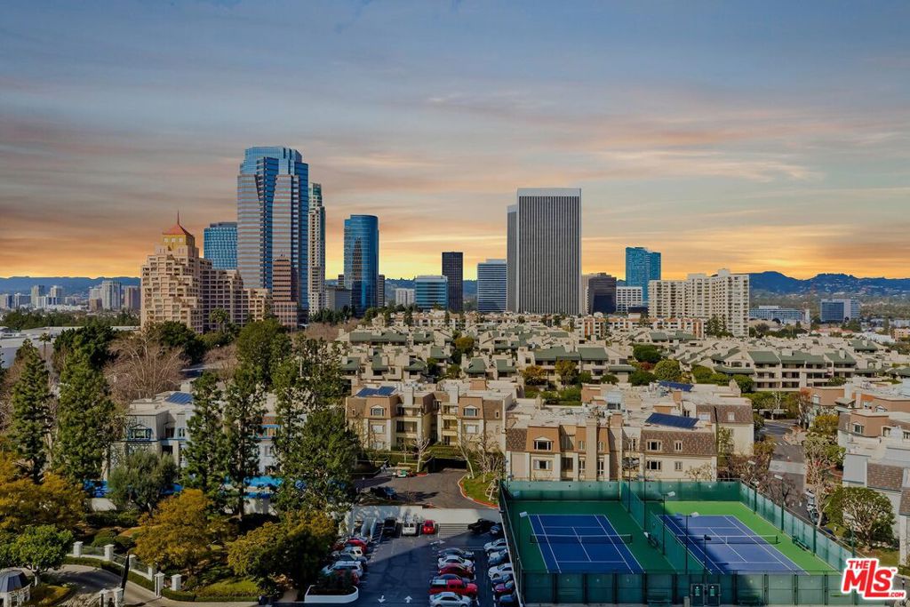 2222 Avenue Of The Stars #1102