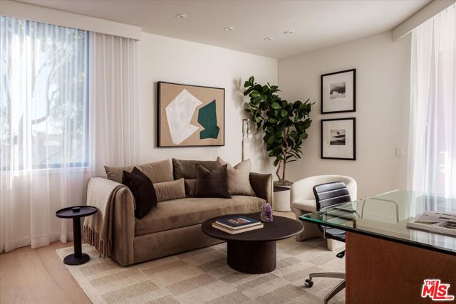 300 N Swall Drive, Beverly Hills CA: https://media.crmls.org/mediaz/8fc3a366-b2af-4df8-b116-e180f19a2495.jpg