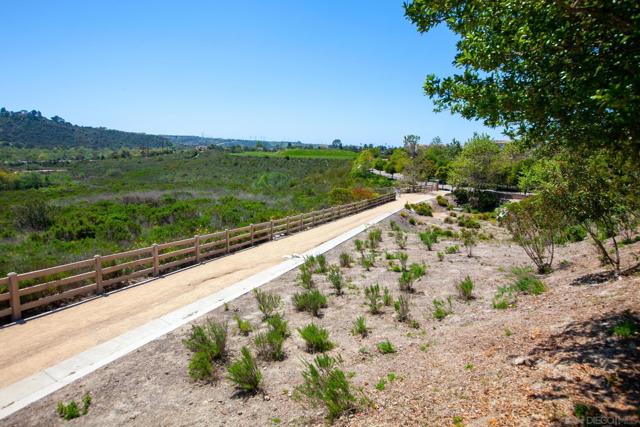 4719 Crespi Ct, Carlsbad CA: https://media.crmls.org/mediaz/8fc3f21b-f038-45dd-80d8-05d3f2f01925.jpg