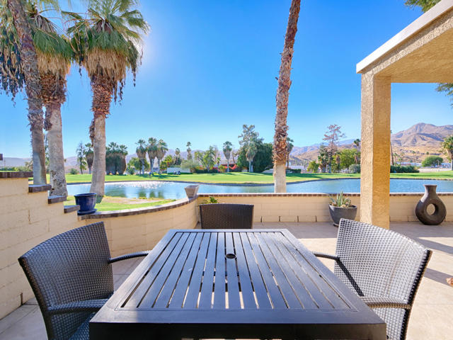 7529 Regency Drive, Palm Springs CA: https://media.crmls.org/mediaz/8fc403ab-d9bc-4c4c-91d5-1d8667d64578.jpg