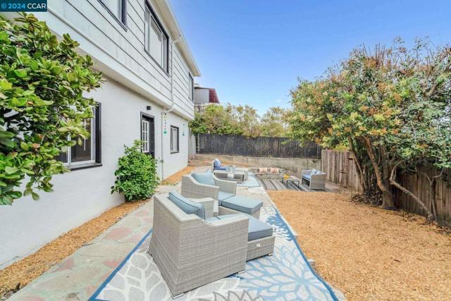 Image 31 of 41 For 2815 San Luis St