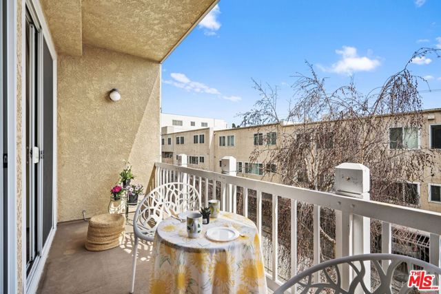 Image 29 of 33 For 8505 Gulana Avenue 4217