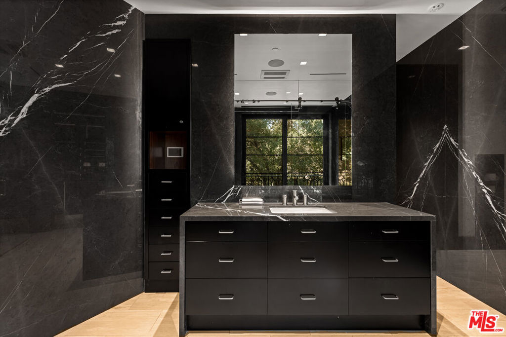 3160 Coldwater Canyon AvenueStudio City img 34