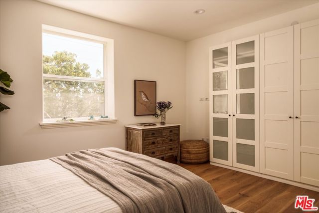 630 Brooks Avenue, Venice CA: https://media.crmls.org/mediaz/8fc4f7d5-988d-4d57-bd31-60bb232486e9.jpg