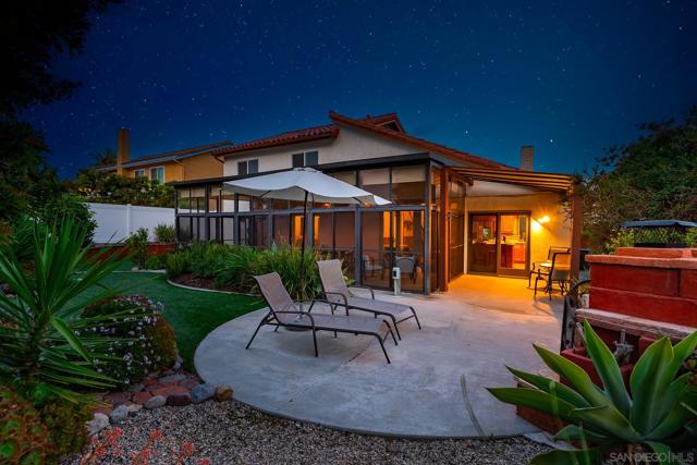 6433 La Paloma Street, Carlsbad CA: https://media.crmls.org/mediaz/8fc590bb-e190-42e3-be2a-530421bf7e8f.jpg